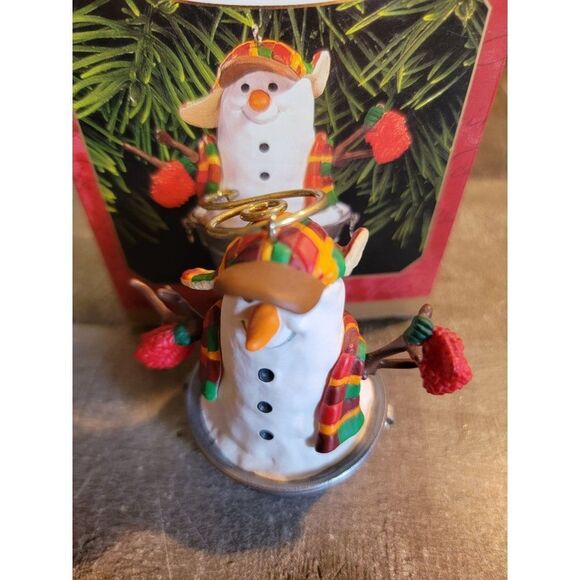 Hallmark 1999 playful snowman ornament Xmas decor - Picture 1 of 4